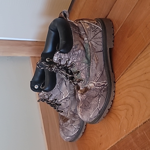 Faded Glory Other - Faded Glory camoflauge boots size 3 youth
